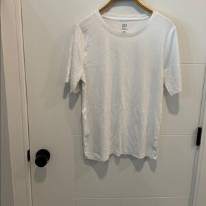 GAP Classic White T-Shirt size XL